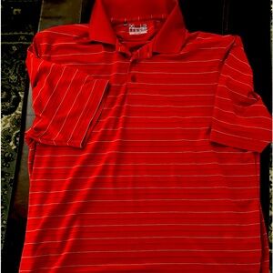 NWOT Men’s Under Armour golf shirt